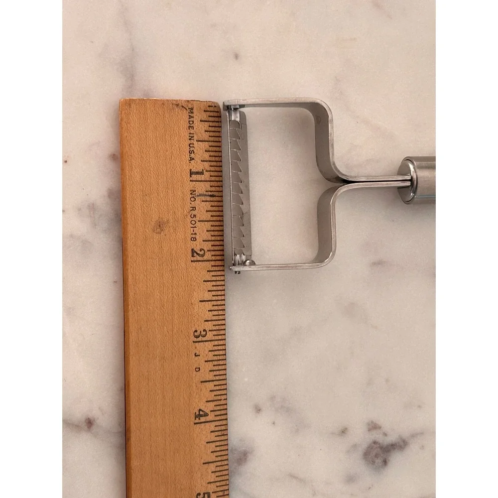 Kuhn Rikon Swiss Design Stainless Steel Julienne Peeler Serrated Blade Silver